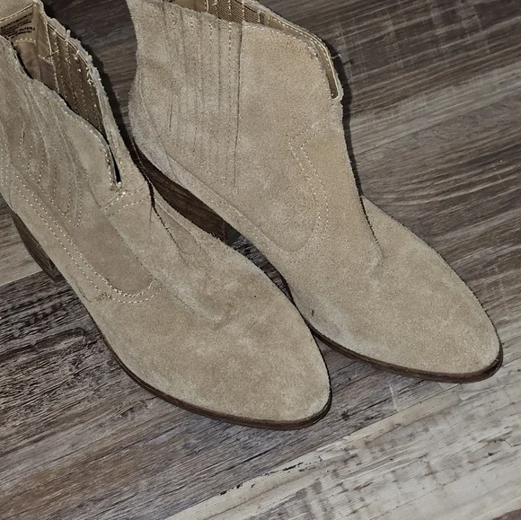 Women's Steve Madden Leather ankle boots size 7 - Picture 2 of 3